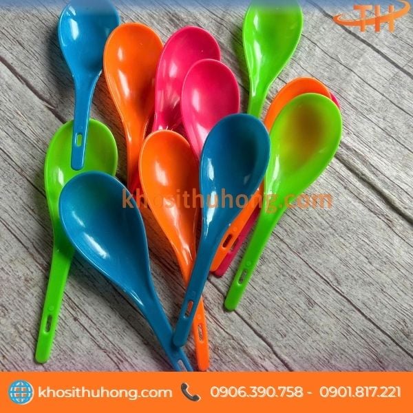 Muỗng múc cơm nhiều màu cán dài dễ cầm Muỗng múc cơm nhiều màu cán dài dễ cầm