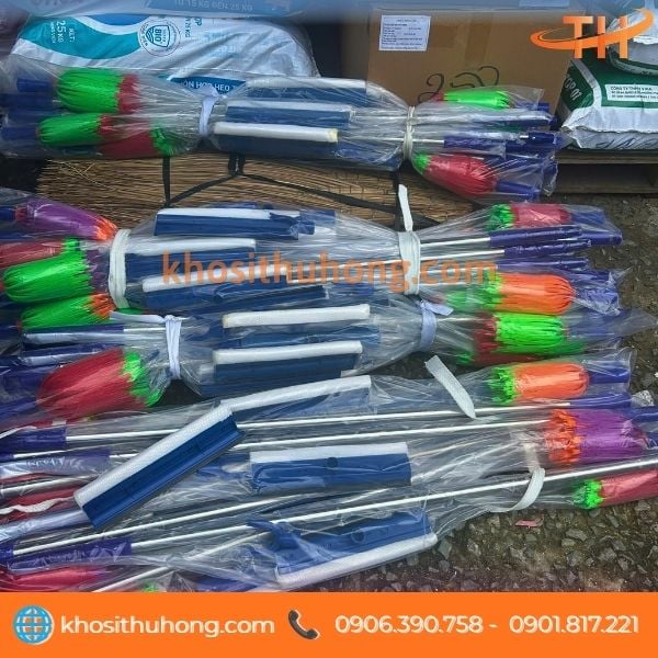 Nhập sỉ cây quét trần đa năng 3m tại Thu Hồng Nhập sỉ cây quét trần đa năng 3m tại Thu Hồng