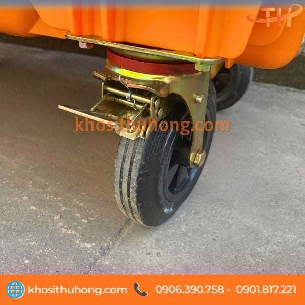 Thùng rác nhựa bánh có phanh chống trơn trượt và khoá bánh Thùng rác nhựa bánh có phanh chống trơn trượt và khoá bánh
