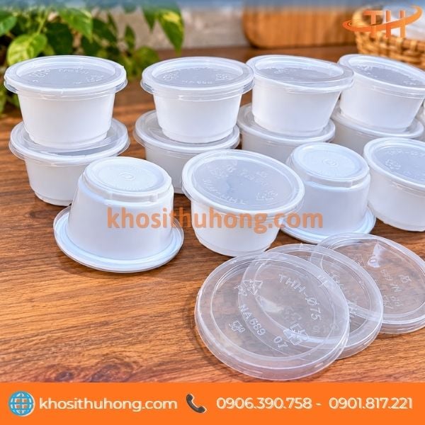 Ly nhựa nhỏ có nắp giá sỉ tại Thu Hồng Ly nhựa nhỏ có nắp giá sỉ tại Thu Hồng