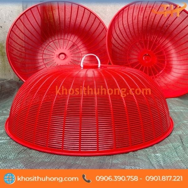 Lồng bàn tròn có các nan thông thoáng lưu thông khí Lồng bàn tròn có các nan thông thoáng lưu thông khí