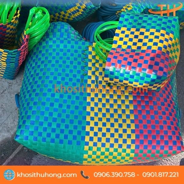 Giỏ xách nhựa đan giá sỉ tại kho Giỏ xách nhựa đan giá sỉ tại kho