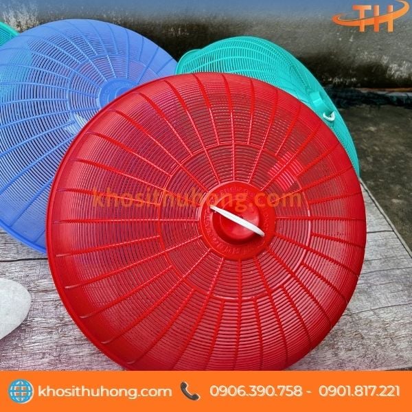 Lồng bàn nhựa PP trọng lượng nhẹ, kết cấu gọn Lồng bàn nhựa PP trọng lượng nhẹ, kết cấu gọn