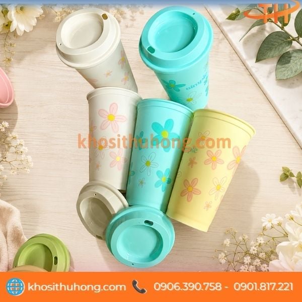 Nắp đậy rời thuận tiện che miệng ly khi chưa dùng hết Nắp đậy rời thuận tiện che miệng ly khi chưa dùng hết