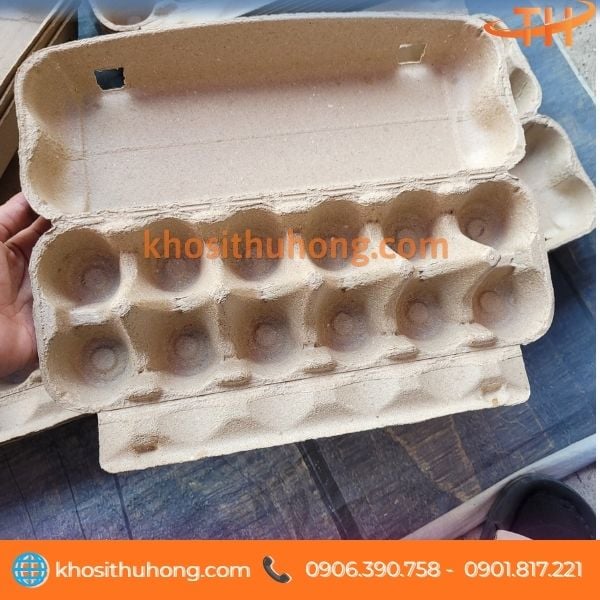 Mặt trước của khay giấy trứng 12 quả giúp cố định trứng Mặt trước của khay giấy trứng 12 quả giúp cố định trứng