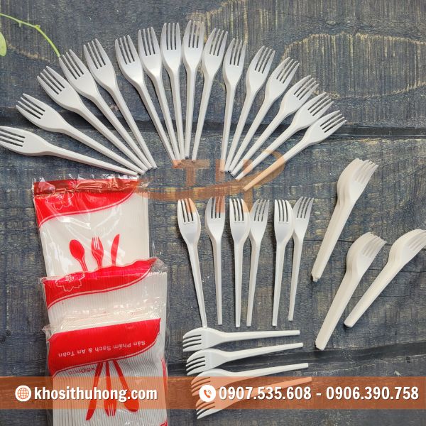 Thu Hồng cung cấp sỉ nĩa nhựa dùng 1 lần giá tốt, tiện lợi Thu Hồng cung cấp sỉ nĩa nhựa dùng 1 lần giá tốt, tiện lợi