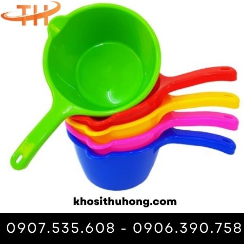 Ca múc nước nhựa