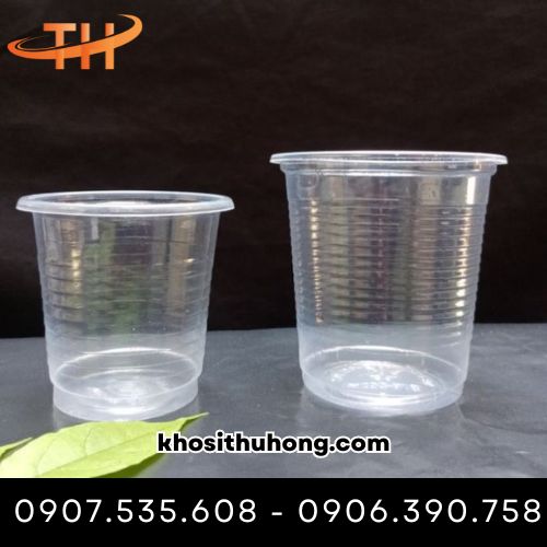 Ly nhựa uống nước