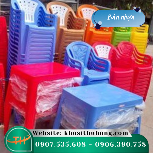 Bàn nhựa đủ màu sắc đa dạng