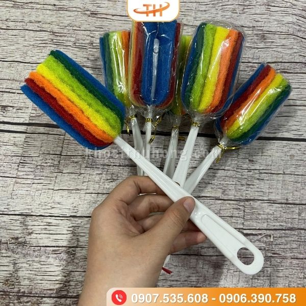 Trọng lượng của cọ rửa ly rất gọn nhẹ Trọng lượng của cọ rửa ly rất gọn nhẹ