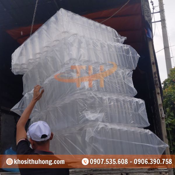 Thu Hồng - chuyên sỉ chai nhựa tròn 250ml nhựa PET cứng cáp Thu Hồng - chuyên sỉ chai nhựa tròn 250ml nhựa PET cứng cáp