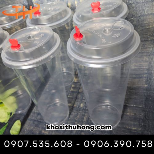 Ly nhựa có độ trong suốt cao