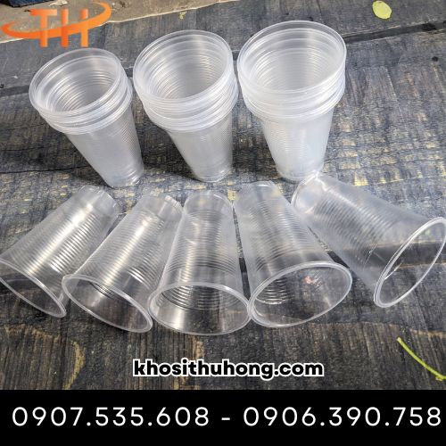 Ly nhựa đựng nước mía