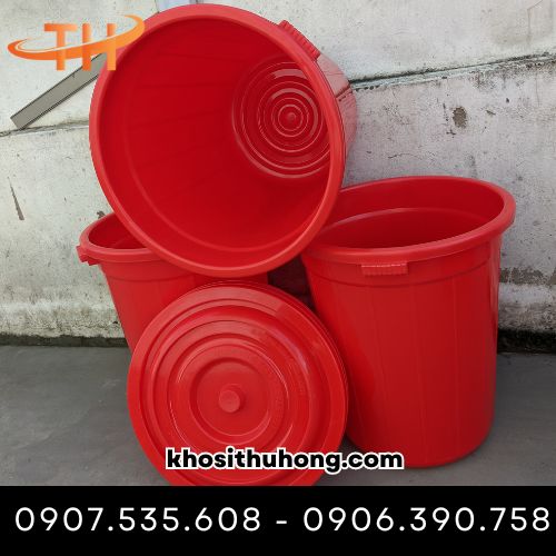 Thùng nhựa có nhiều màu sắc