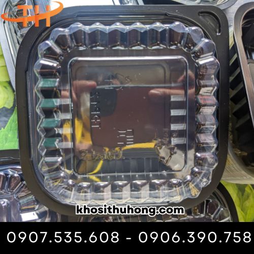 Hộp nhựa đế đen đựng bánh