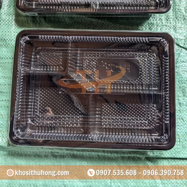 Hộp nhựa đế đen 4 ngăn Hộp nhựa đế đen 4 ngăn