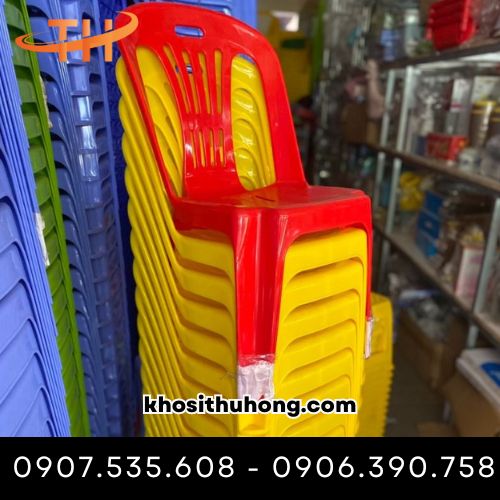 Ghế nhựa lưng cho quán nước