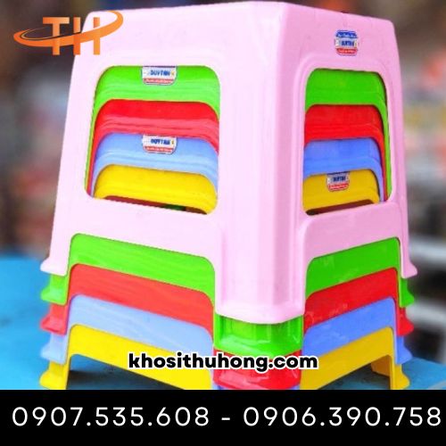 Ghế có nhiều màu sắc