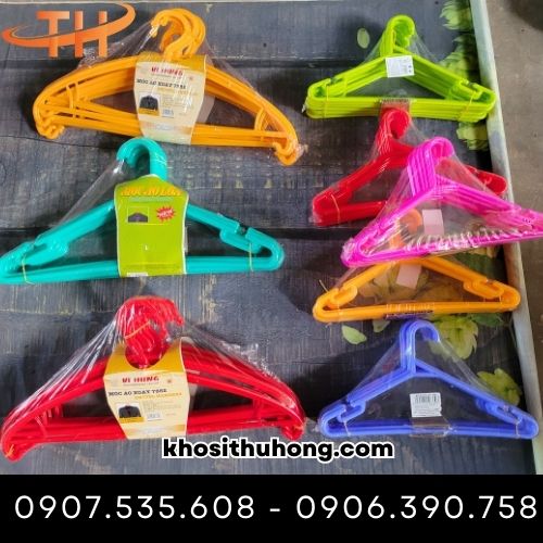 Móc nhựa treo quần áo người lớn