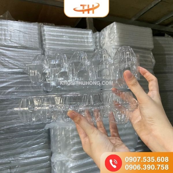 Hai loại vỉ trứng bấm nút và ghim bấm Hai loại vỉ trứng bấm nút và ghim bấm