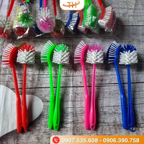 Bàn chải chà toilet đủ mẫu và màu sắc Bàn chải chà toilet đủ mẫu và màu sắc