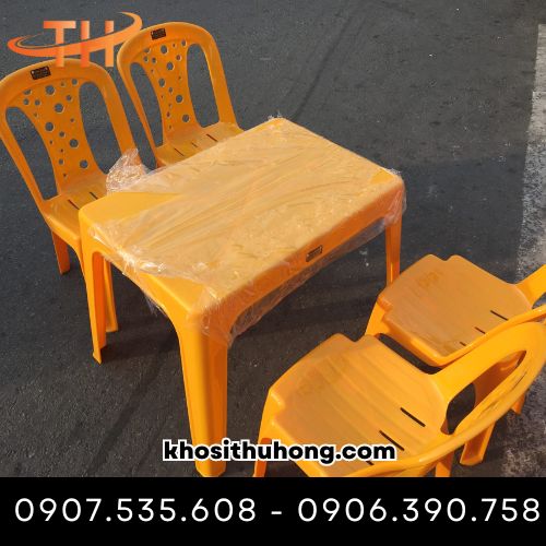 Bàn ghế nhựa bền bỉ, sử dụng dài lâu
