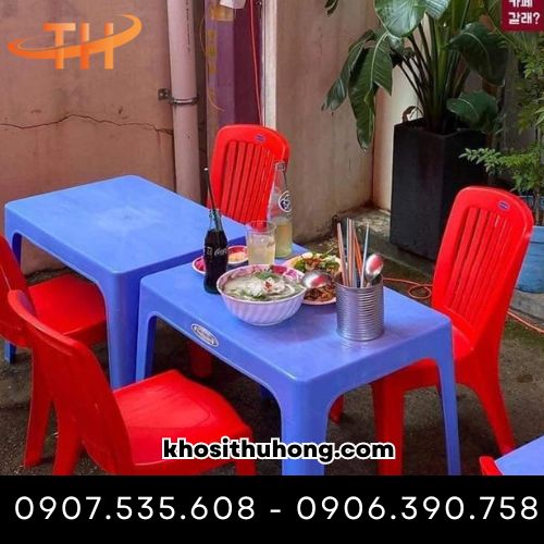 Bàn ghế nhựa với nhiều kiểu dáng mẫu mã