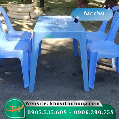 Bàn nhựa mini màu xanh