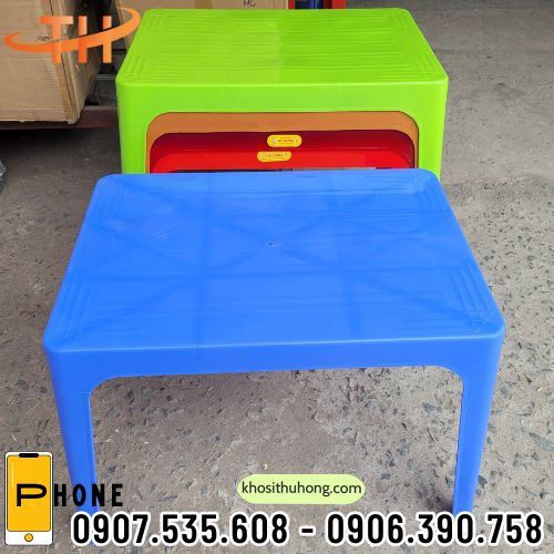 Bàn nhựa xanh dương
