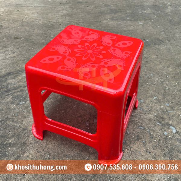Bề mặt được thiết kế hoa văn cách điệu giúp tăng độ bám, chống trơn trượt Bề mặt được thiết kế hoa văn cách điệu giúp tăng độ bám, chống trơn trượt
