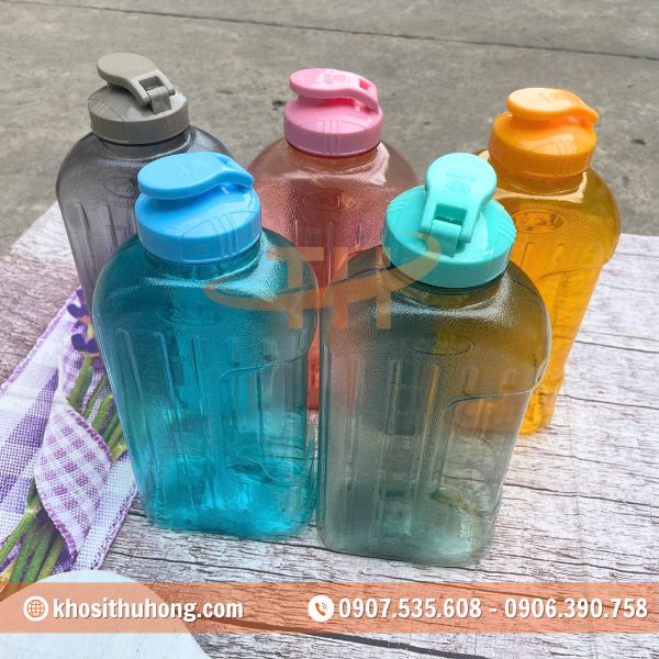 Bình có màu sắc trong suốt, hiện đại Bình có màu sắc trong suốt, hiện đại