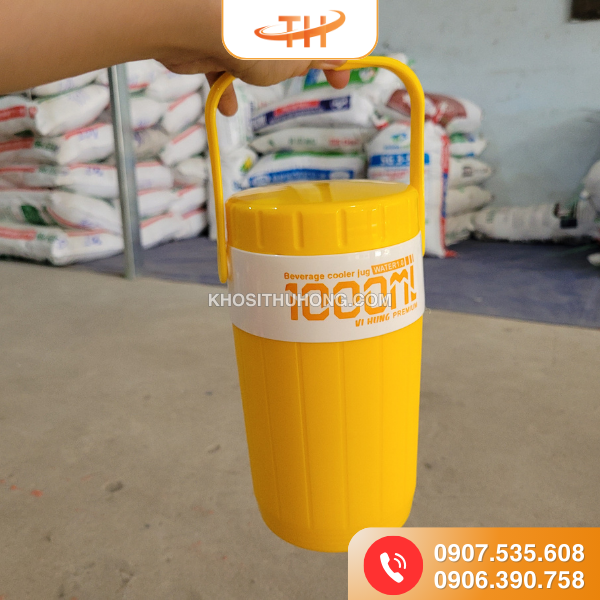 Bình có nắp đựng có quai dễ dàng mang đi Bình có nắp đựng có quai dễ dàng mang đi