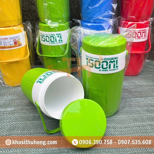 Bình nhựa giữ nhiệt nhiều màu là một sản phẩm tiềm năng Bình nhựa giữ nhiệt nhiều màu là một sản phẩm tiềm năng