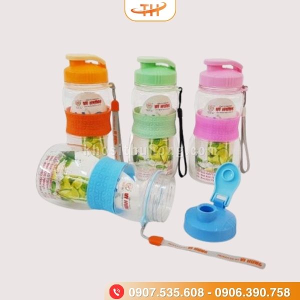 Bình nước nhựa học sinh nhiều màu sắc tươi sáng Bình nước nhựa học sinh nhiều màu sắc tươi sáng