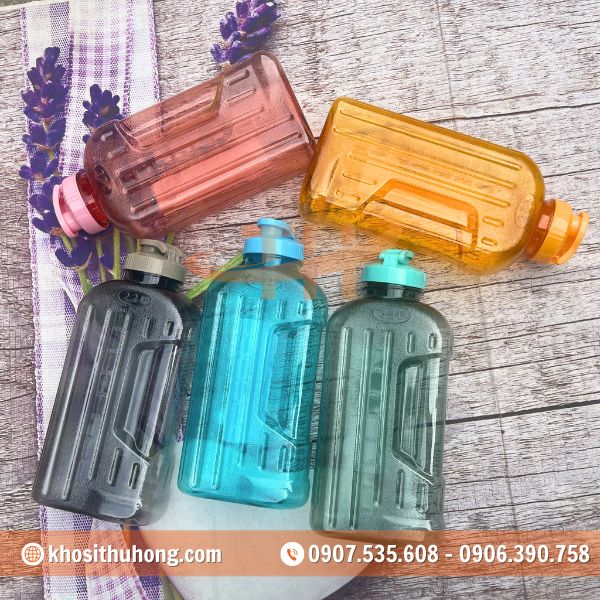 Bình nước nhựa làm từ nhựa PP cao cấp, không chứa BPA Bình nước nhựa làm từ nhựa PP cao cấp, không chứa BPA