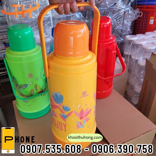 Phích nước có nhiều màu sắc khác nhau