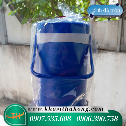 Bình đựng đá tiện lợị khi đi phượt