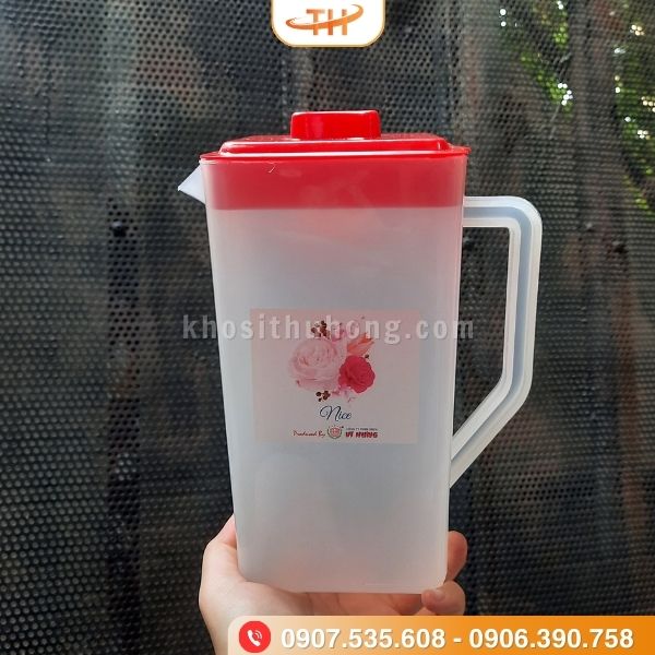 Ca đựng nước vuông thiết kế độc đáo Ca đựng nước vuông thiết kế độc đáo