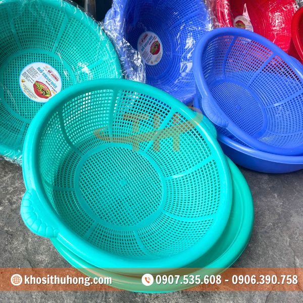 Các lỗ thoát nước được bố trí đều đặn, thoát nước nhanh Các lỗ thoát nước được bố trí đều đặn, thoát nước nhanh