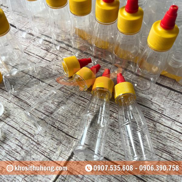 Chai được làm từ nhựa trong suốt giúp quan sát được bên trong Chai được làm từ nhựa trong suốt giúp quan sát được bên trong