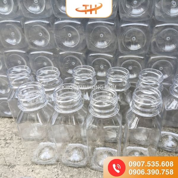 Chai nhựa vuông nắp đen từ mẫu to cho đến mẫu nhỏ tiện lợi Chai nhựa vuông nắp đen từ mẫu to cho đến mẫu nhỏ tiện lợi