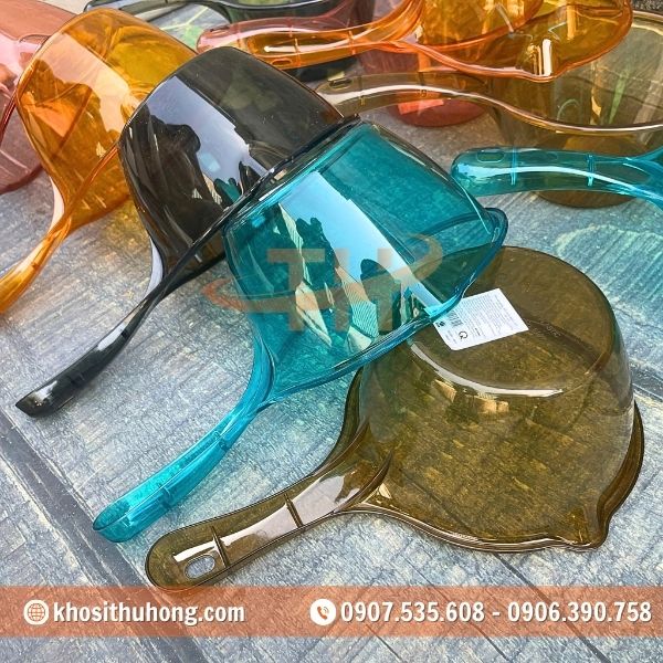 Chất liệu nhựa PET nguyên sinh dày dặn Chất liệu nhựa PET nguyên sinh dày dặn