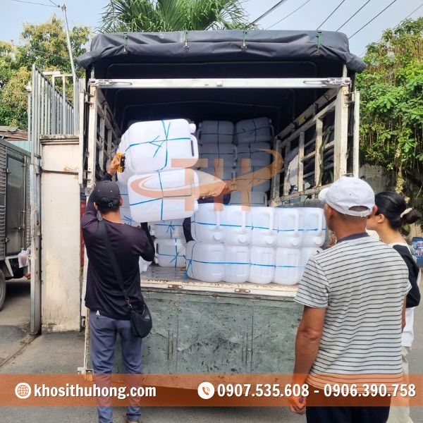 Chất lượng can nhựa được kiểm định nghiêm ngặt trước khi đưa đến tay khách hàng Chất lượng can nhựa được kiểm định nghiêm ngặt trước khi đưa đến tay khách hàng