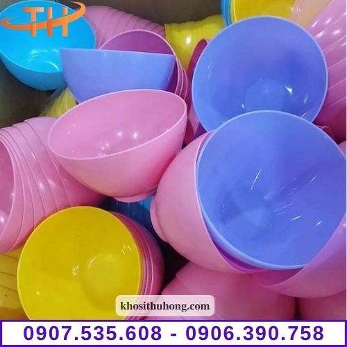 Chén dĩa nhựa nhiều màu sắc