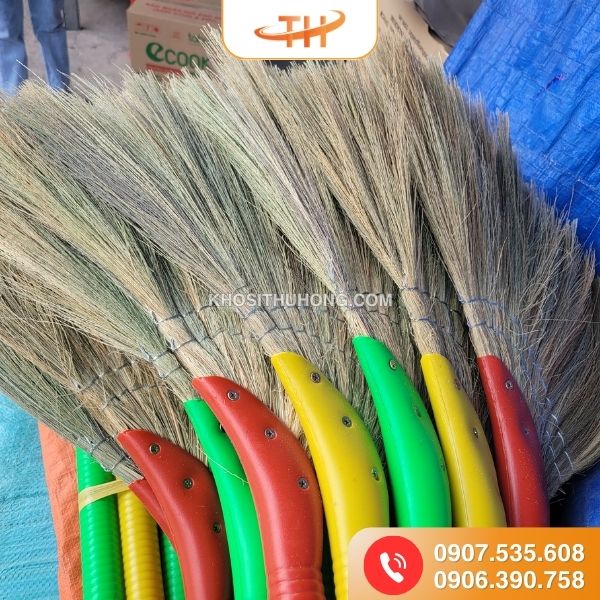 Các ưu điểm tuyệt vời của chổi cỏ quét nhà Các ưu điểm tuyệt vời của chổi cỏ quét nhà