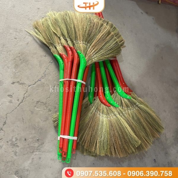 Chổi cỏ quét nhà tại Thu Hồng với giá sỉ phải chăng Chổi cỏ quét nhà tại Thu Hồng với giá sỉ phải chăng