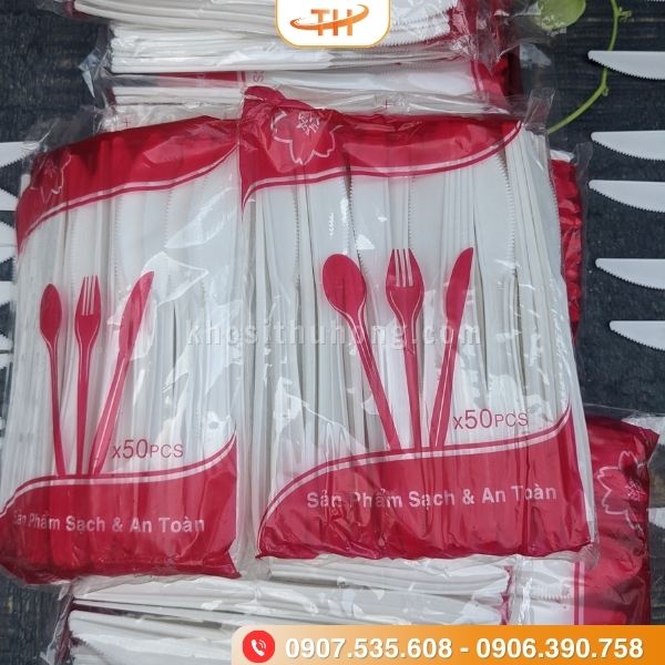 Dao nhựa dùng 1 lần đóng gói 50 cái/túi Dao nhựa dùng 1 lần đóng gói 50 cái/túi