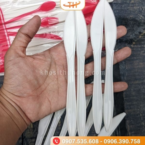 Dao nhựa dùng 1 lần tiện lợi Dao nhựa dùng 1 lần tiện lợi