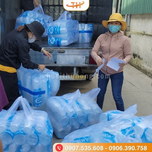 Đi đơn ly PP sọc hằng ngày tại Thu Hồng Đi đơn ly PP sọc hằng ngày tại Thu Hồng