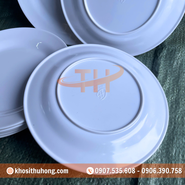 Dĩa melamine trắng được dùng phổ biến vì độ bền cao và tính đồng bộ tốt Dĩa melamine trắng được dùng phổ biến vì độ bền cao và tính đồng bộ tốt